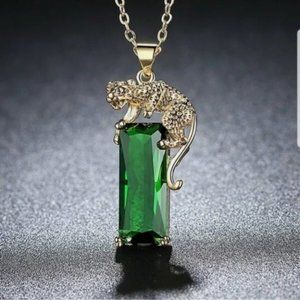 green stone emerald tiger Necklace